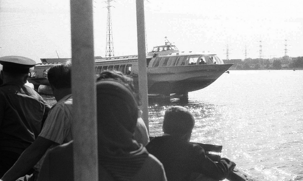 Земля в иллюминаторе или как «Ракеты» и «Метеоры» бороздили просторы Днепра