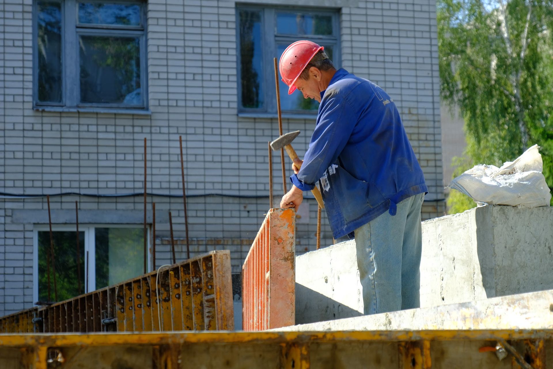 По новейшим стандартам строят корпус хирургии в областной офтальмологической больнице - Валентин Резниченко