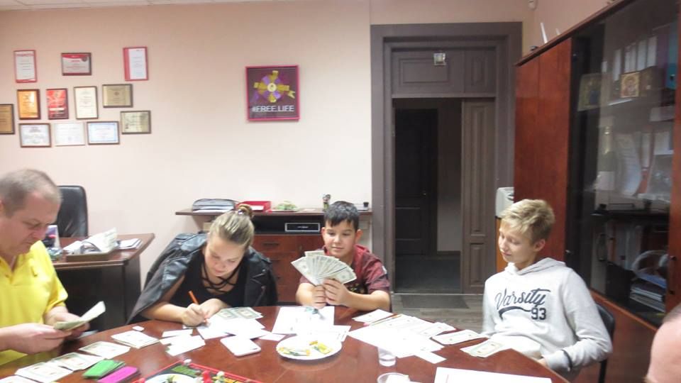 Лучший CashFlow в Днепре предлагает родителям весело провести время с детьми