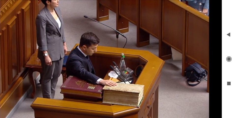 Официально: Зеленский стал президентом Украины