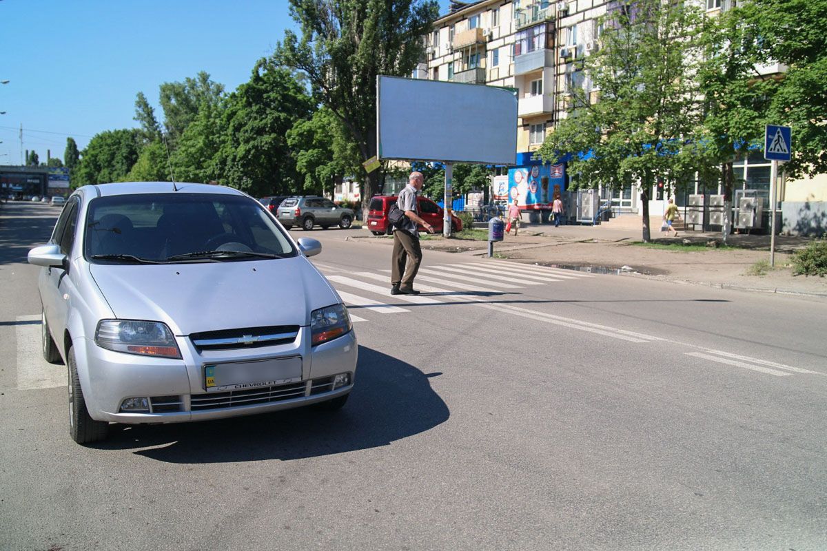 На переходе сбили бабушку с ребенком. Новости Днепра
