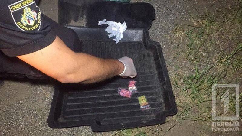 Таксист под кайфом перевозил пассажира с наркотиками. Новости Днепра