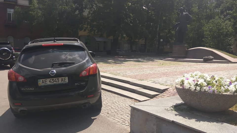 Мэр Днепра  о "свинье, решившей припарковаться". Новости Днепра