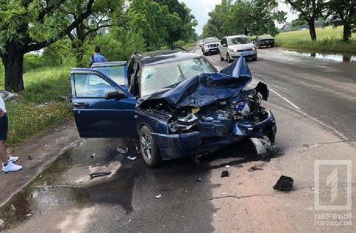 ДТП с пострадавшими: два легковых автомобиля столкнулись «лоб в лоб». Новости Днепра