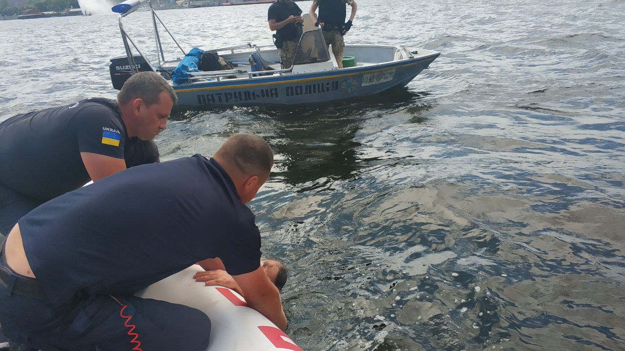 Мужчина спрыгнул в воду с Нового моста. Новости Днепра