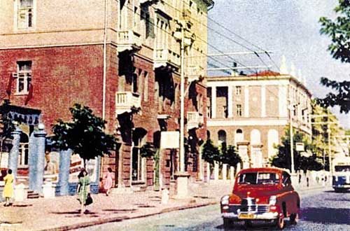 Фонтан в центре Днепропетровска заменил памятник. Новости Днепра