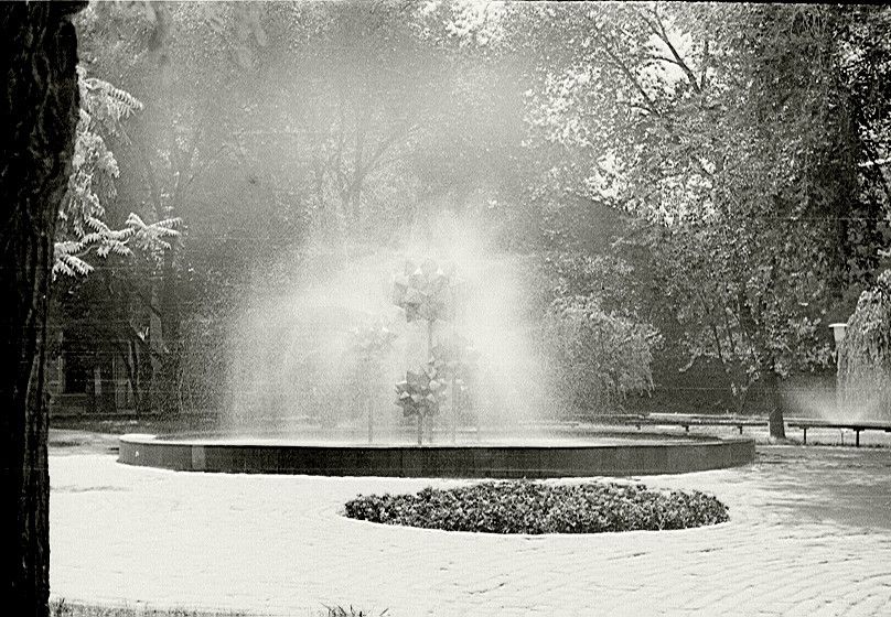 Фонтан в центре Днепропетровска заменил памятник. Новости Днепра