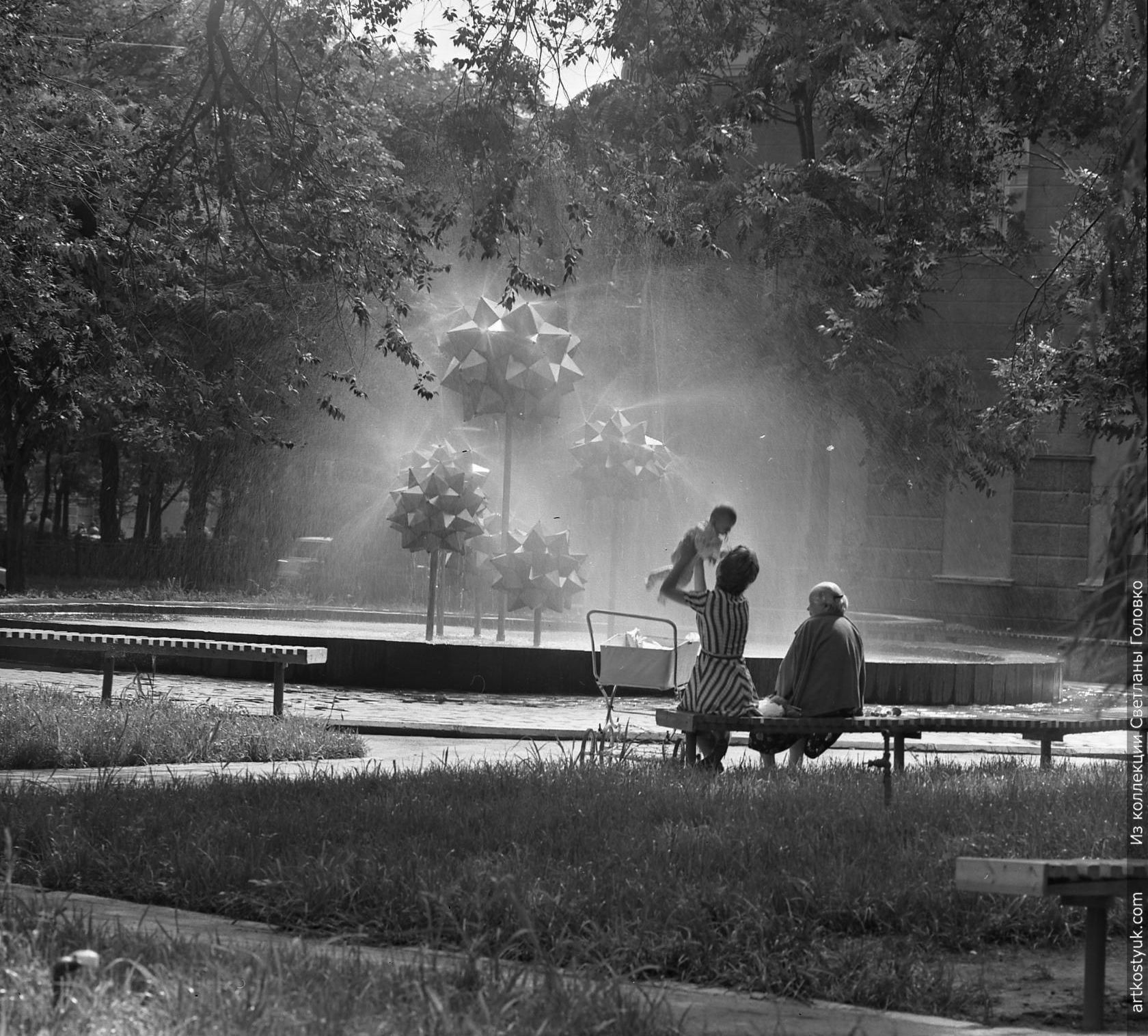 Фонтан в центре Днепропетровска заменил памятник. Новости Днепра