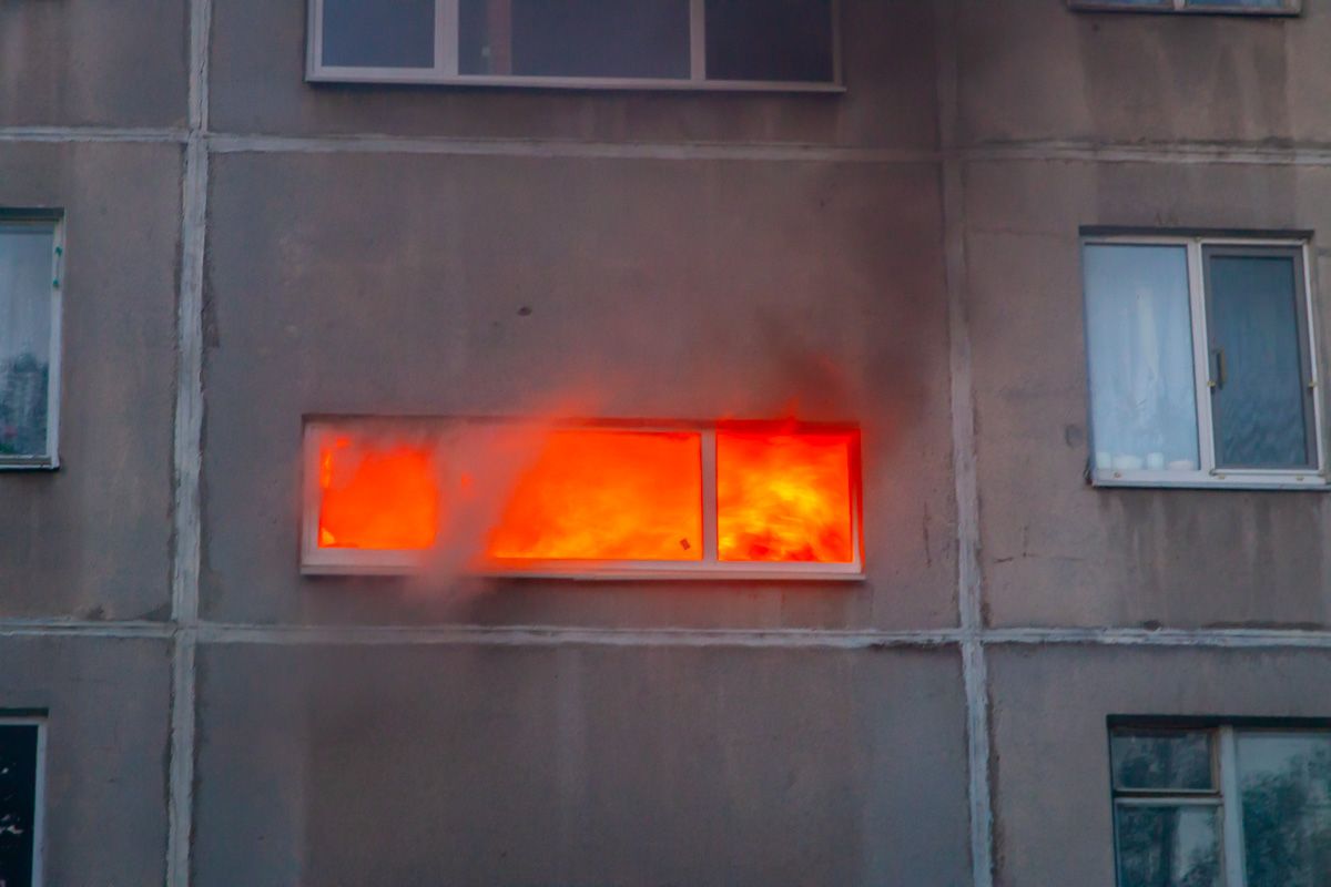 В Днепре в многоэтажке горело сразу два подъезда. Новости Днепра