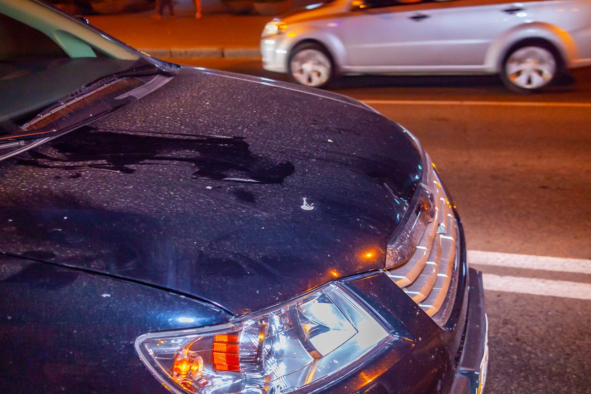 В Днепре иномарка сбила пару прямо на переходе. Новости Днепра