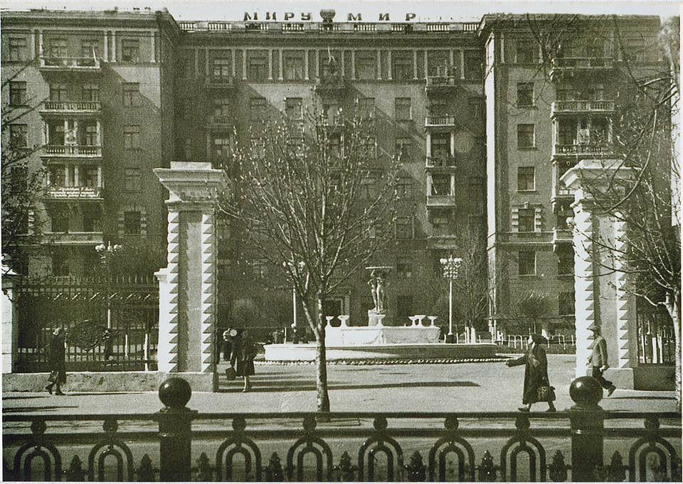 Фонтан в центре Днепропетровска заменил памятник. Новости Днепра