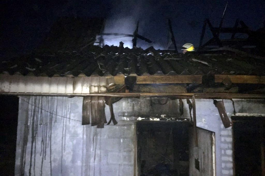 В частном секторе в Днепре горела постройка. Новости Днепра