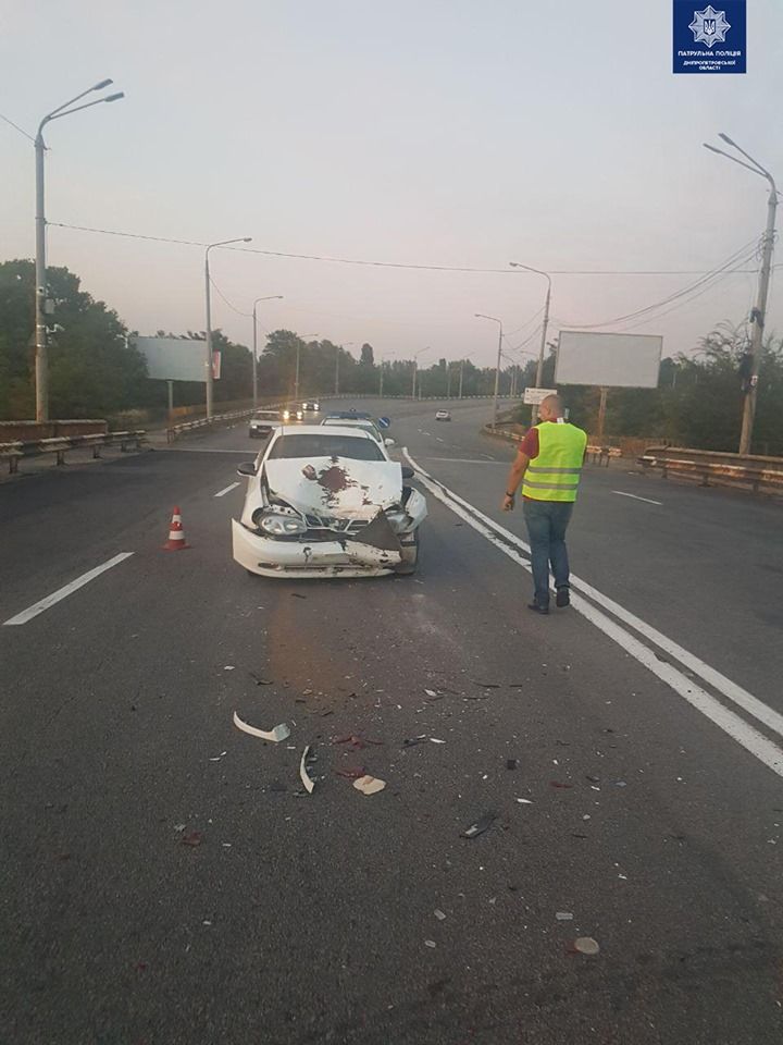 Тройное ДТП на Южном мосту: есть пострадавшие. Новости Днепра