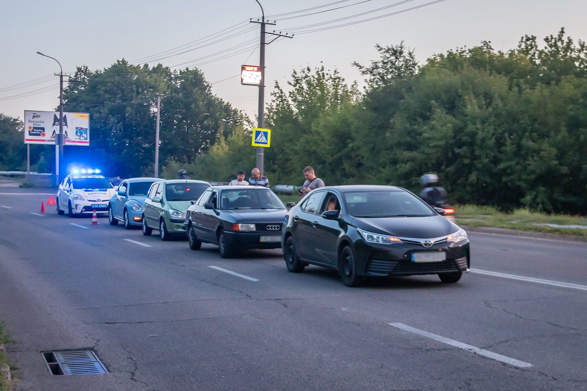 В Днепре столкнулись сразу 4 авто: есть пострадавшие. Новости Днепра