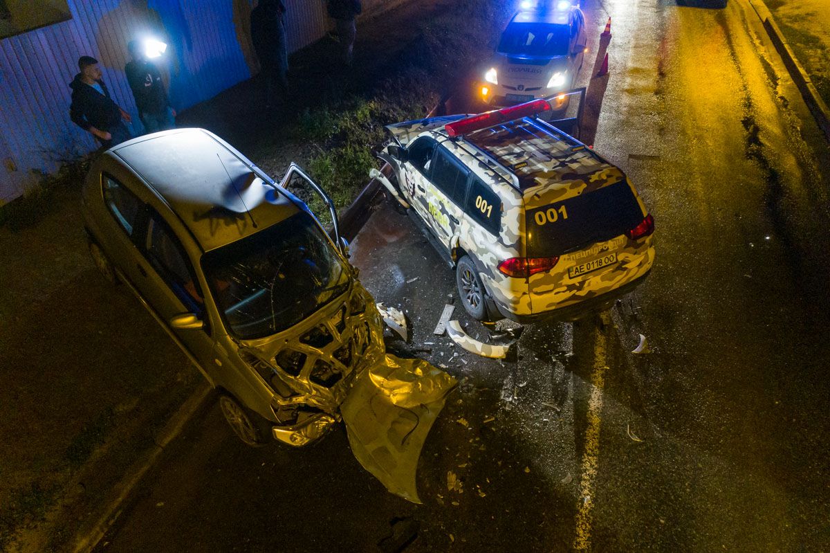 В Днепре авто охраны попало в ДТП: есть пострадавшие