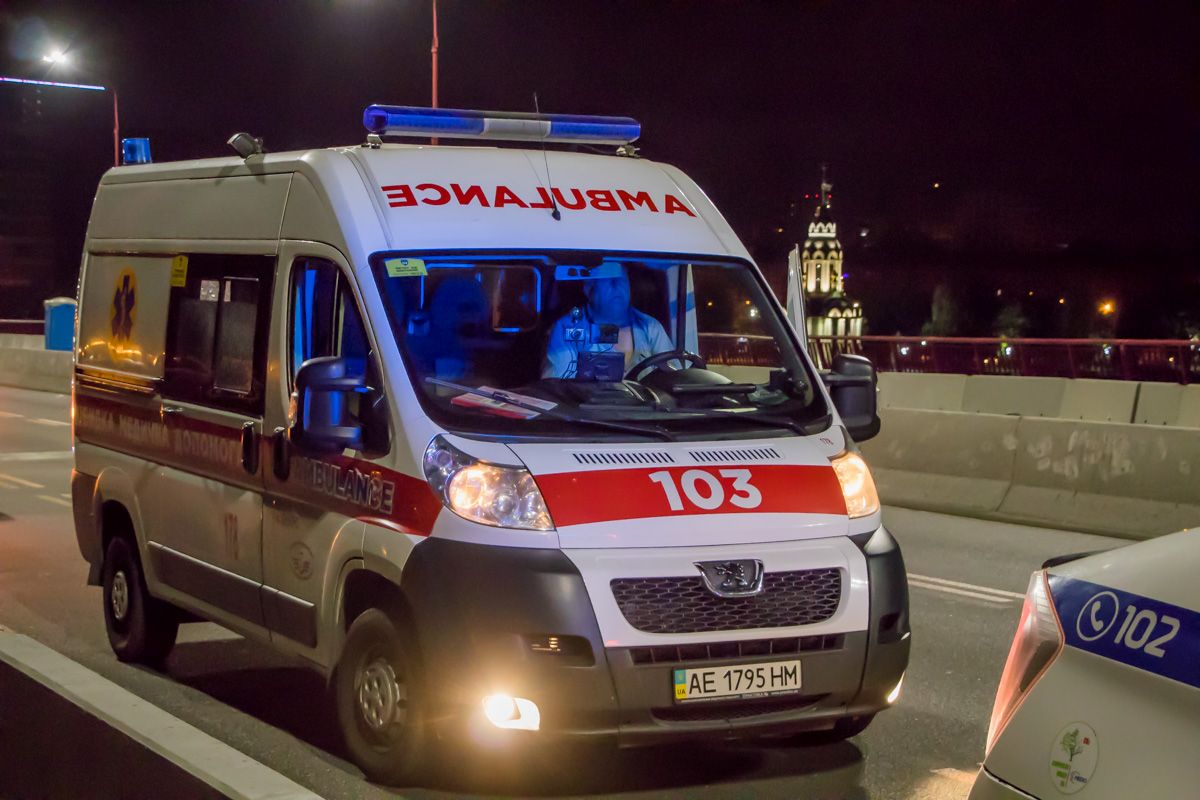 Попытка суицида: девушка хотела спрыгнуть с моста. Новости Днепра