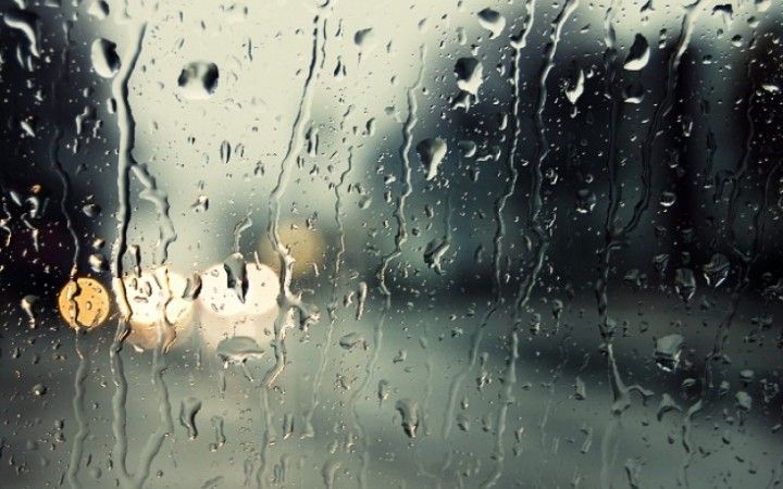 Ближе к природе: в маршрутках Днепра идет дождь. Новости Днепра