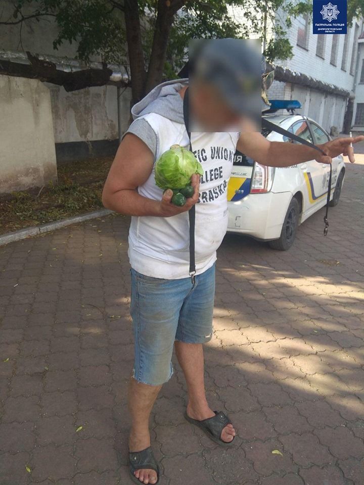 Выпивка важнее детей: днепрянин строил дебош на детской площадке. Новости Днепра