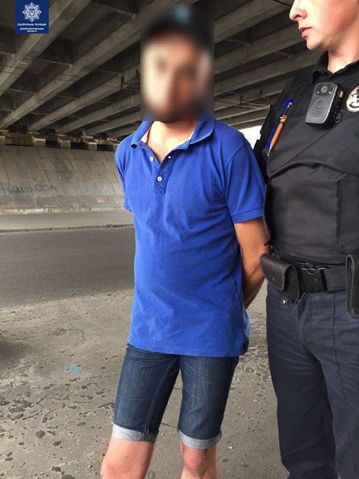 Погоня за маршруткой и попытка выпрыгнуть на ходу из авто: полицейский экшн в Днепре. Новости Днепра