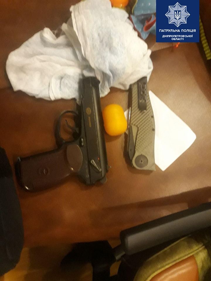 Расставание по-днепровски: мужчина с пистолетом «взял в заложники» жильцов дома. Новости Днепра