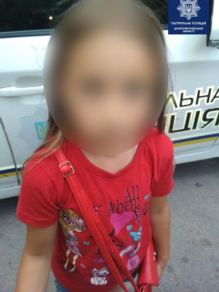 9-летняя девочка ушла гулять и не вернулась: патрульные провели розыскную операцию. Новости Днепра