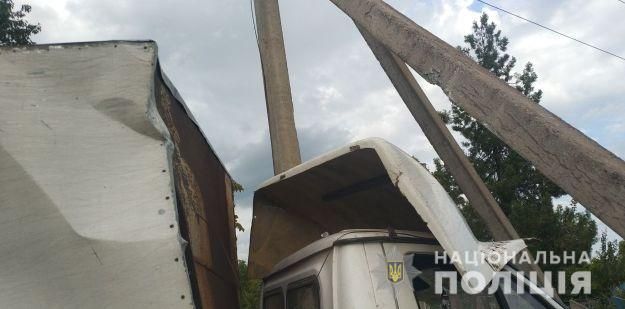 Мужчина хотел украсть памятник, но врезался в электроопору. Новости Днепра