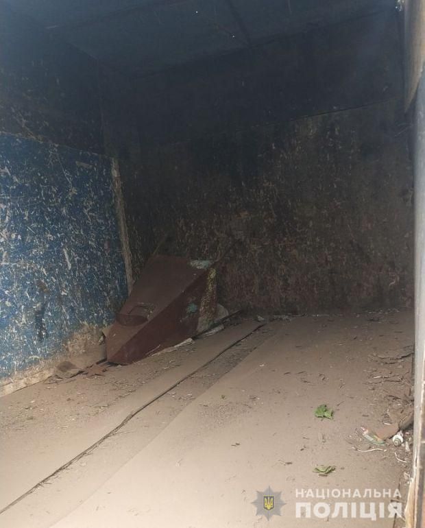 Мужчина хотел украсть памятник, но врезался в электроопору. Новости Днепра