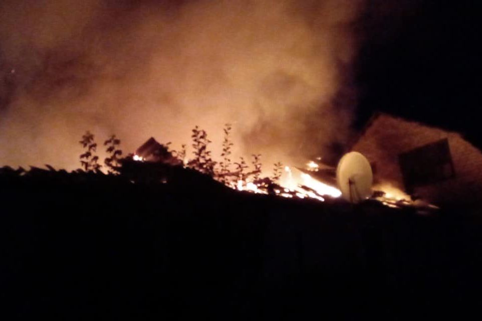 В Днепре дом сгорел дотла: выбраться успели не все. Новости Днепра