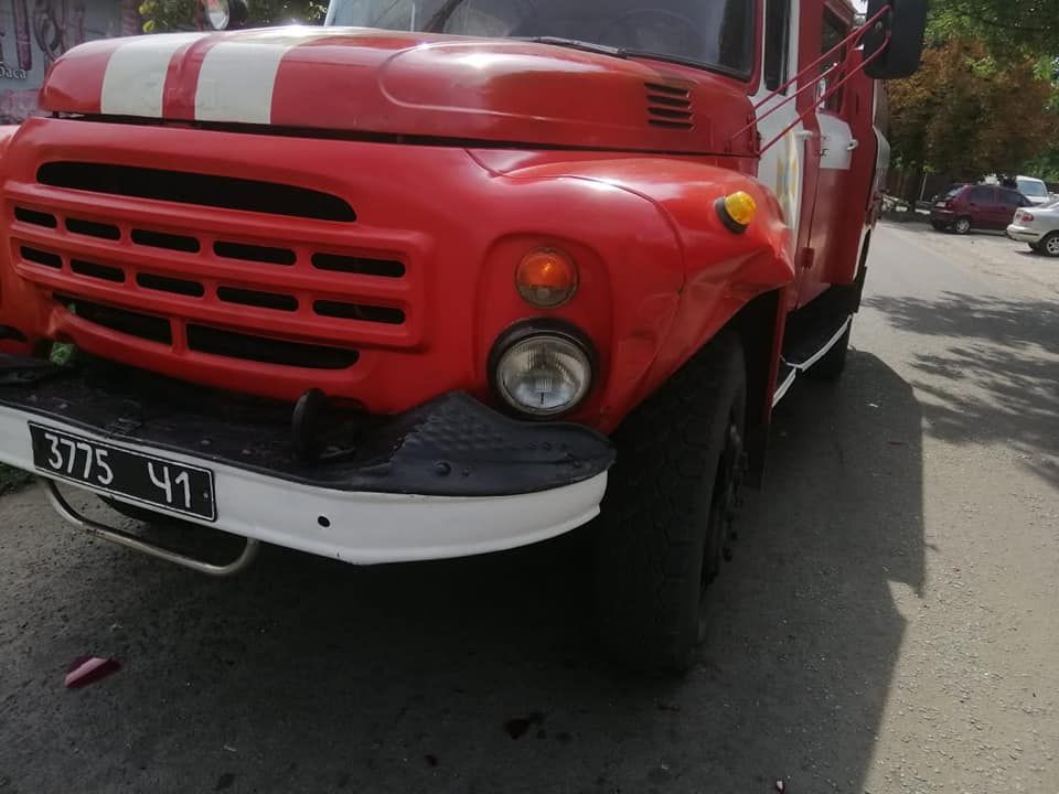 Спасатели вынесли на руках женщину с пожара в квартире. Новости Днепра