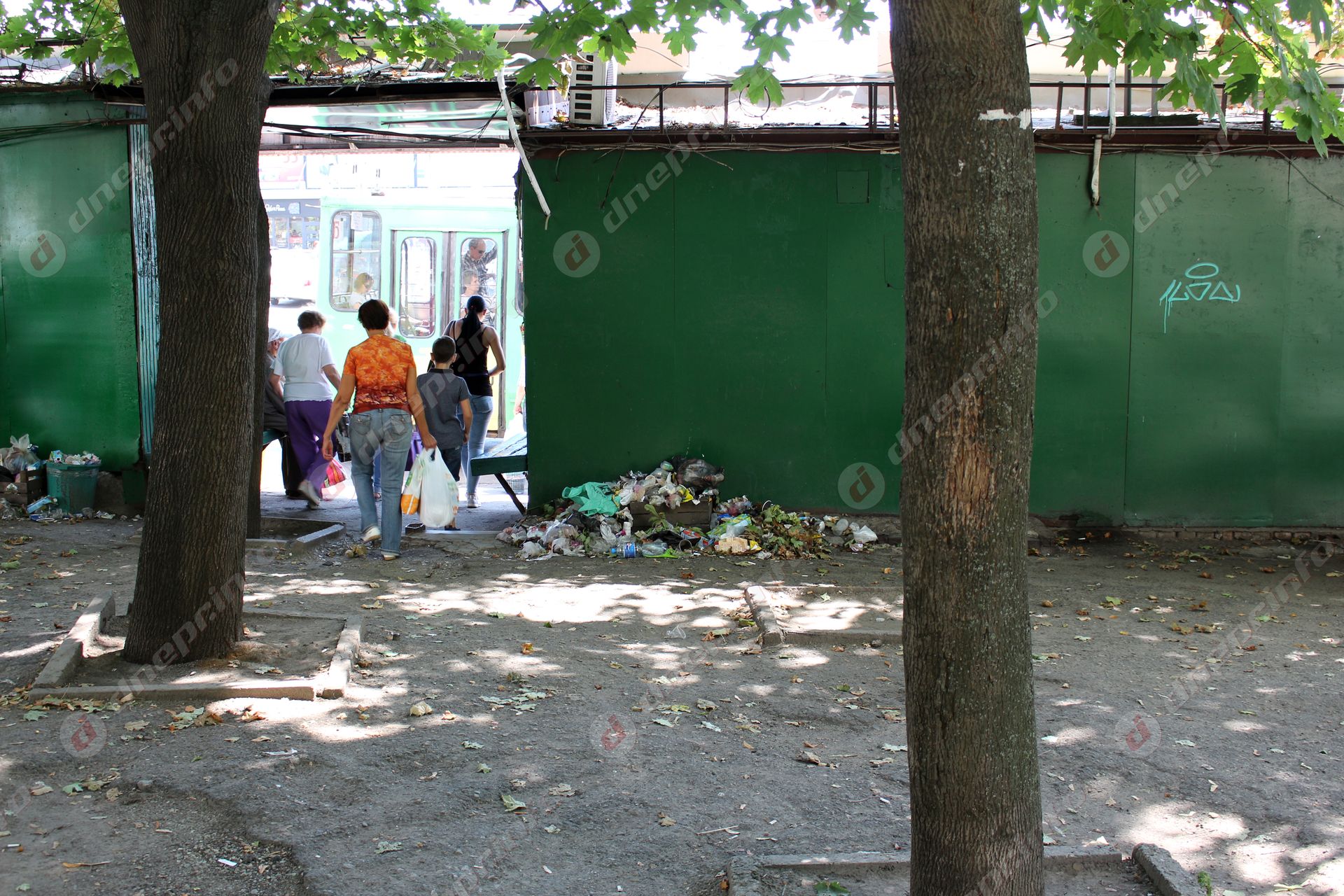 Трущобы Днепра: шприцы, свалки и постоянная опасность для детей – в каких условиях живут жители Тополя. Новости Днепра