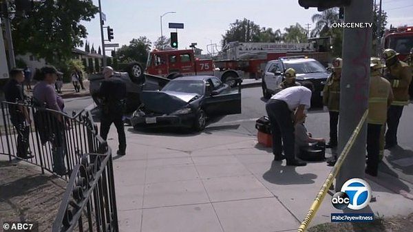 Известный актер спас ребенка, вытащив его из перевернувшейся машины. Новости мира