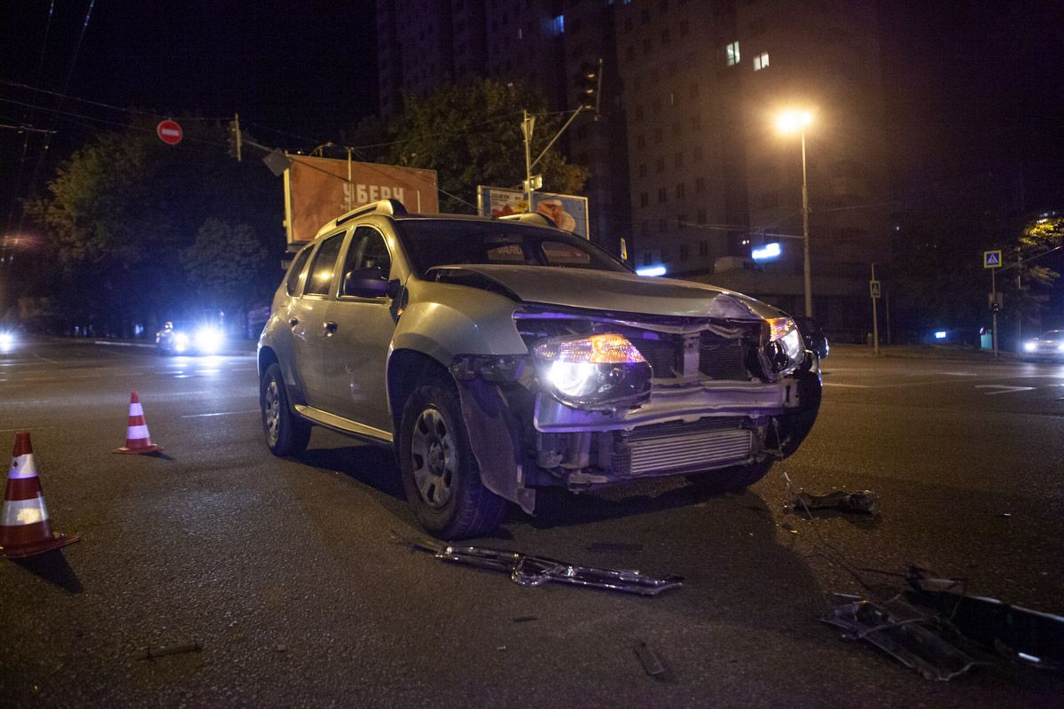 Ночное ДТП в Днепре: водитель спровоцировал аварию и скрылся