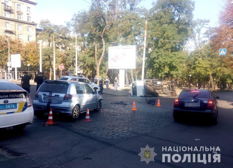 Перевернулась маршрутка: комментарии полиции. Новости Днепра