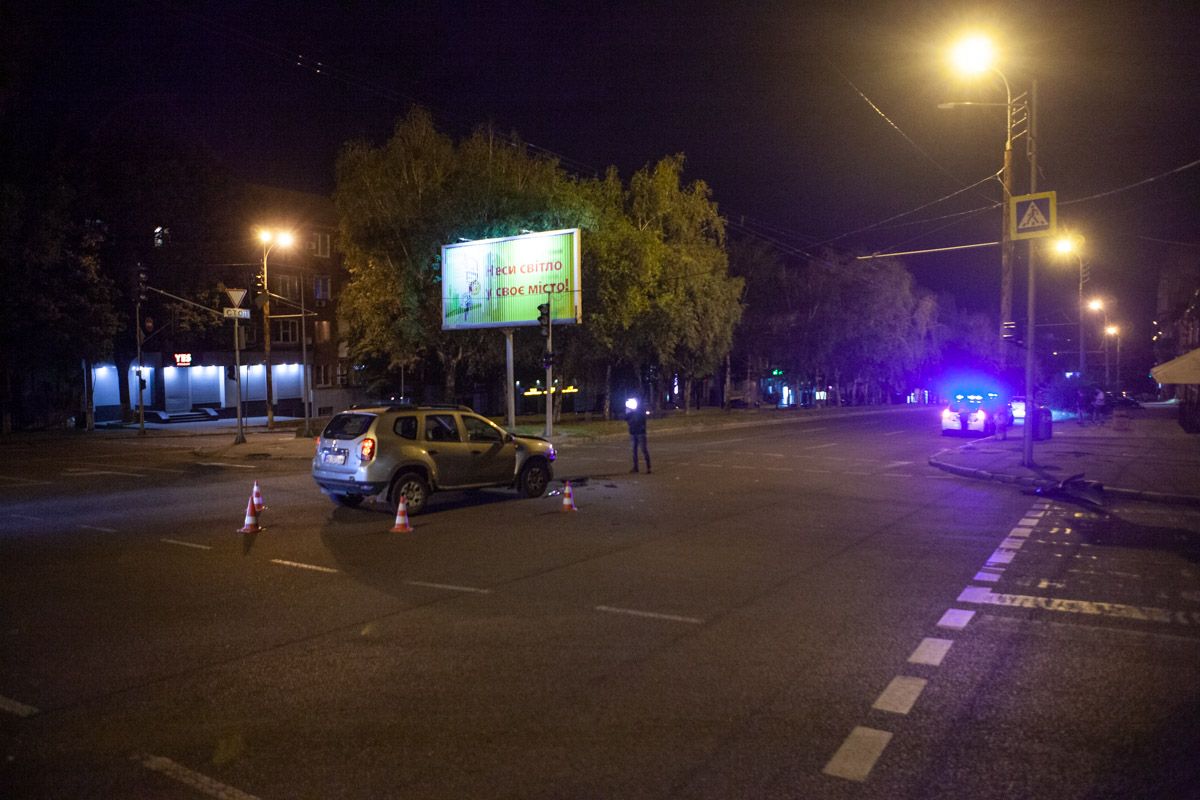Ночное ДТП в Днепре: водитель спровоцировал аварию и скрылся