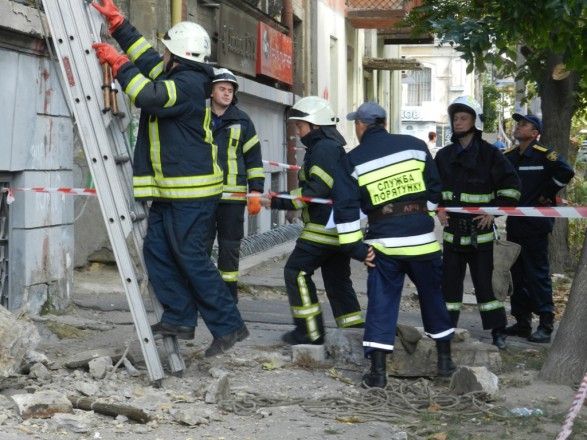 «Балкон челендж» в Днепре: почему ходить по тротуару опасно для жизни. Новости Днепра