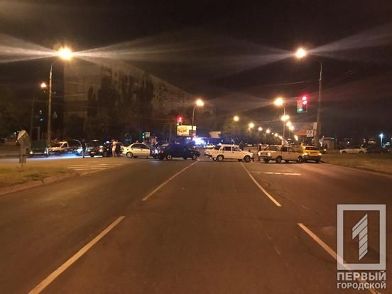 Сотня машин перекрыла проспект: таксисты протестовали из-за нападения нацгвардейца на их коллегу. Новости Днепра