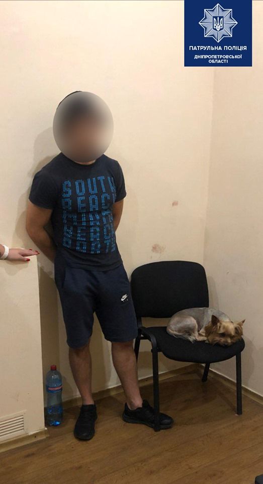 Водитель под кайфом прятался от полицейских в супермаркете. Новости Днепра