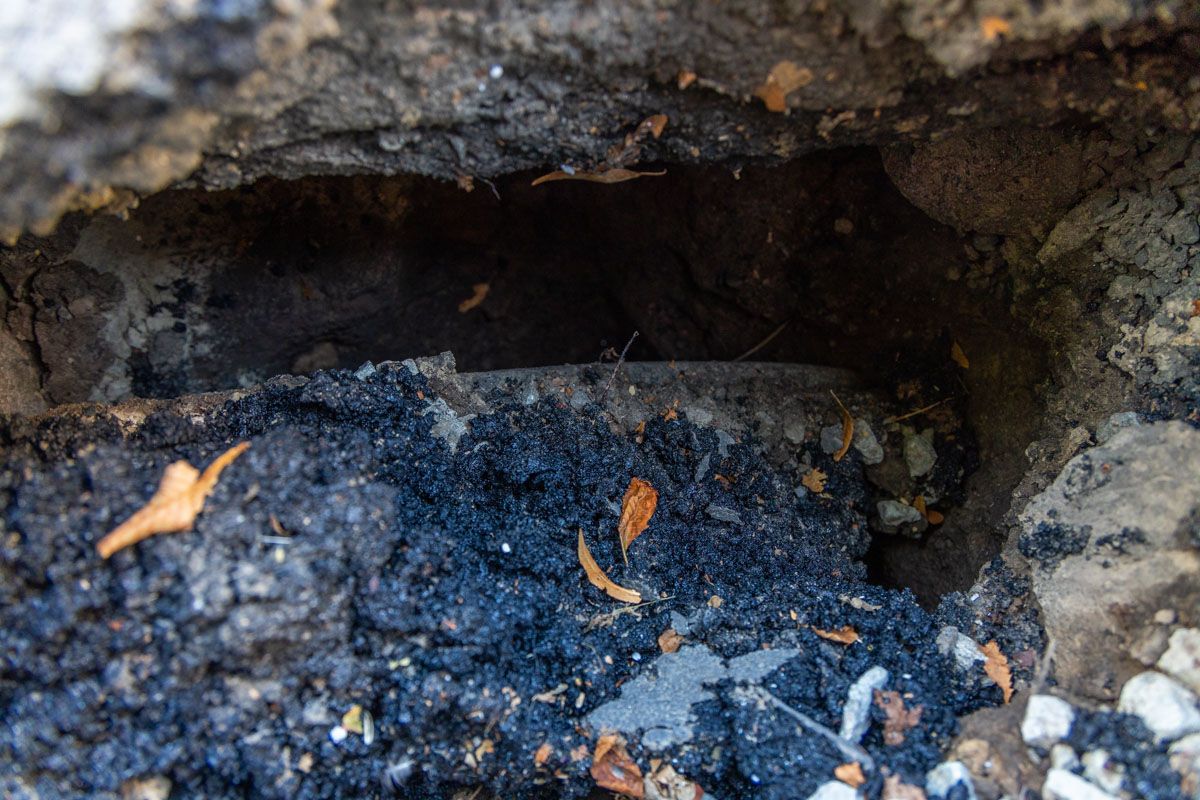 Очередной провал в Днепре: внимательно смотрите под ноги. Новости Днепра