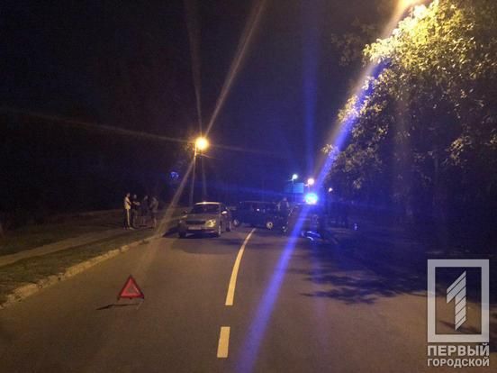 Два автомобиля столкнулись лоб в лоб: есть пострадавший. Новости Днепра