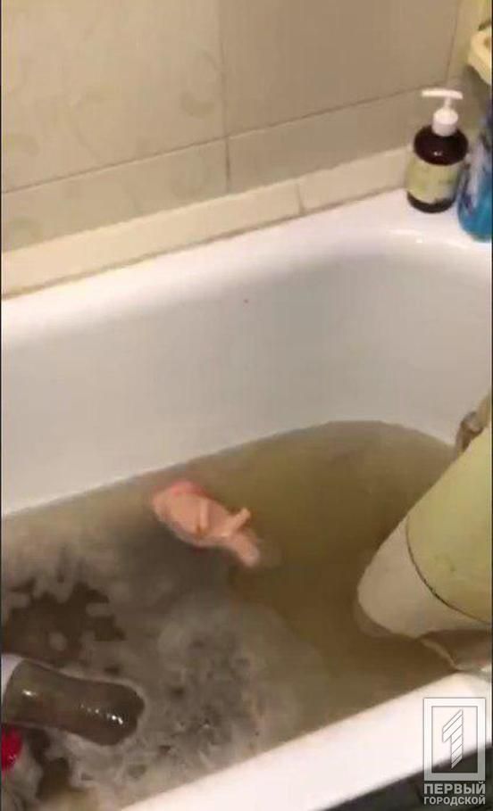 «Затопило фекалиями»: канализационные стоки заполонили квартиру женщины. Новости Днепра