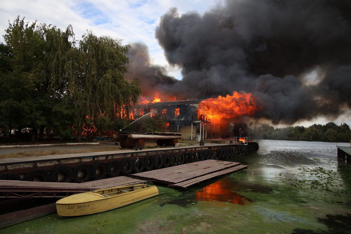 Масштабный пожар на Набережной Днепра: что известно. Новости Днепра
