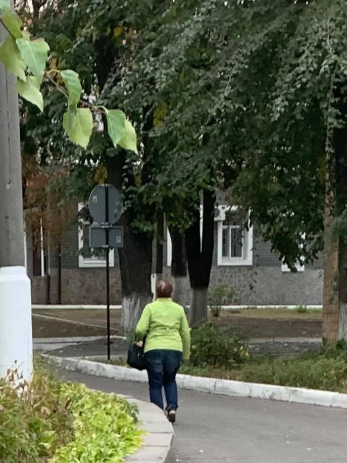 Подозрительная пенсионерка около больницы «добывает» информацию об участниках АТО. Новости Днепра