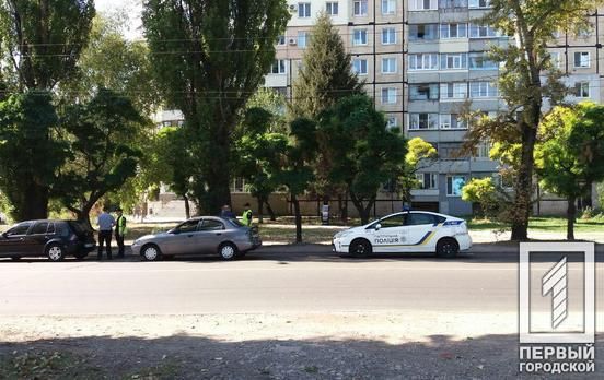 Водитель легковушки сбил на переходе двух женщин и ребенка. Новости Днепра