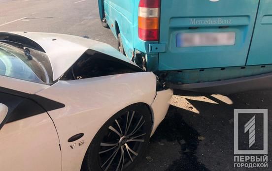 Масштабное ДТП: от удара автомобиль отбросило в маршрутку. Новости Днепра