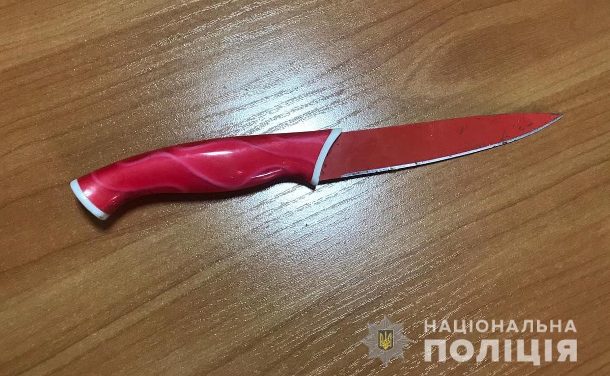 Мужчина зарезал свою сожительницу и сам попросил соседей вызвать полицию. Новости Днепра