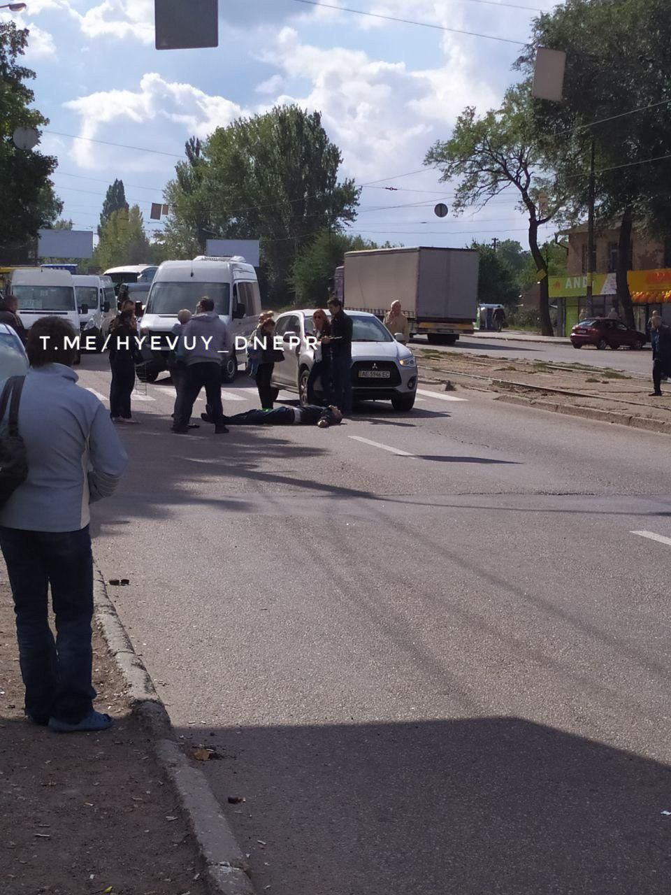 В Днепре на пешеходном переходе сбили мужчину с ребенком. Новости Днепра