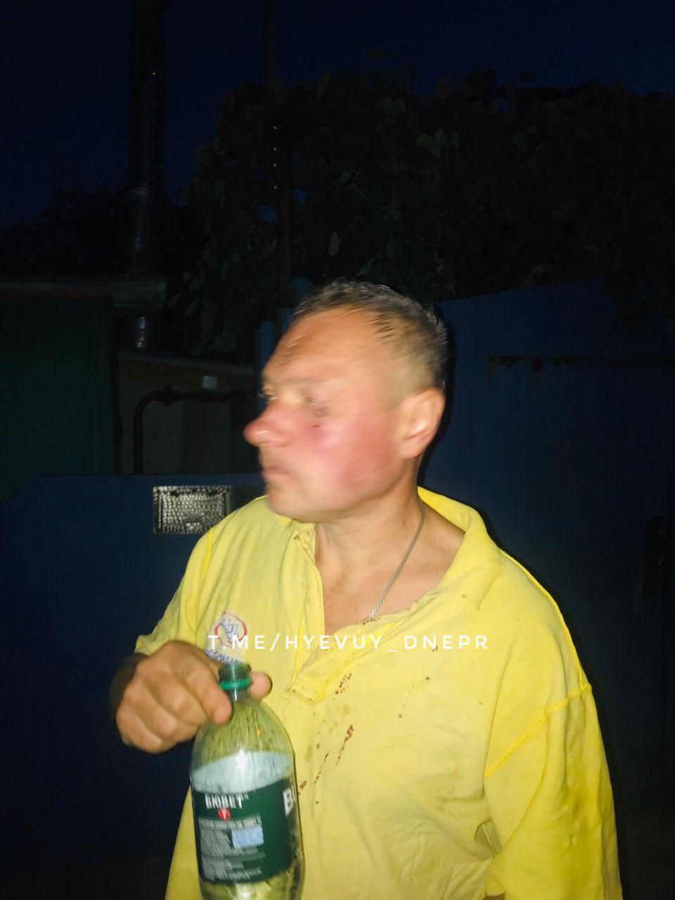 В Днепре живодер избивал, мучал и резал ножом собаку на глазах у детей. Новости Днепра