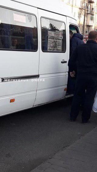 «Я сейчас остановлю и ты выйдешь!»: маршрутчик угрожал пассажирке из-за замечания. Новости Днепра