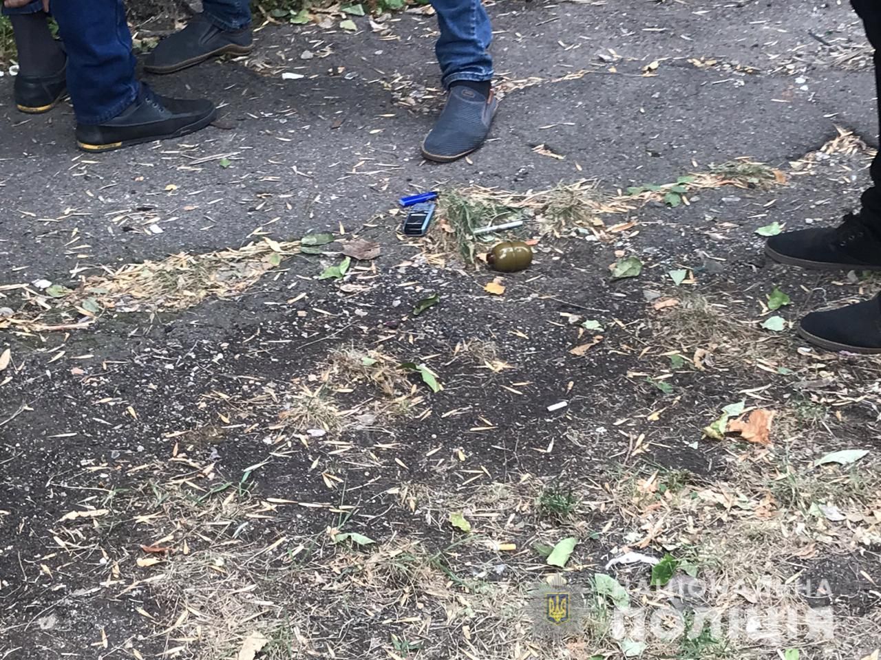 Выпивал пиво с гранатой в кармане: подробности погони полиции за мужчиной. Новости Днепра