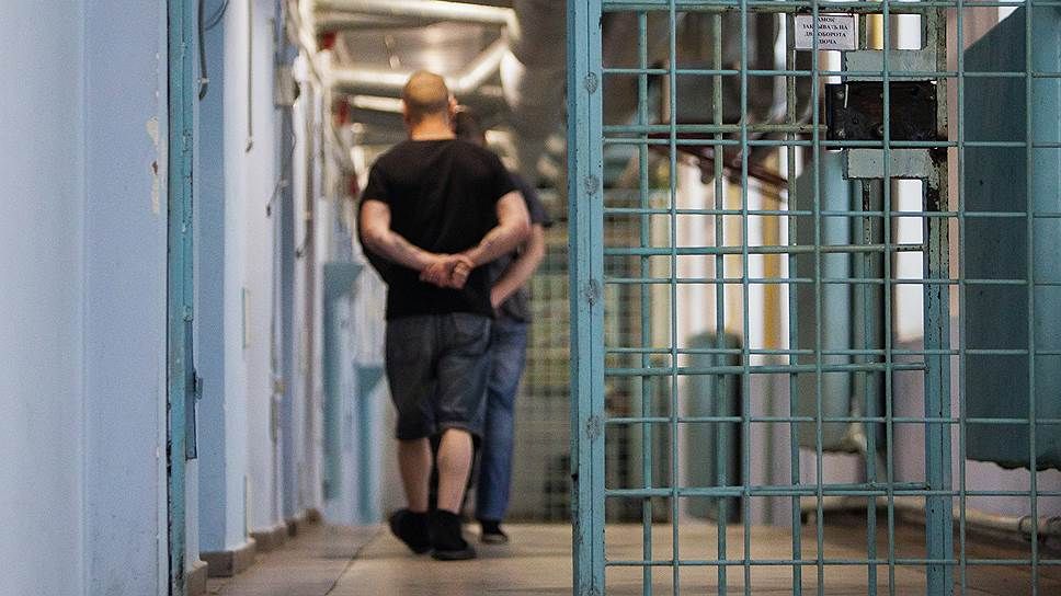 В СИЗО повесился мужчина, который снимал и продавал порно со своими детьми. Новости Украины